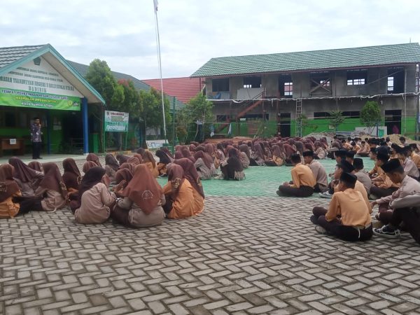 MTsN 3 HSU Laksanakan Tausiyah Ramadhan MTsN 3 HSU Laksanakan Tausiyah Ramadhan