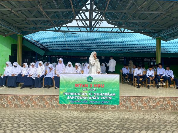 Indahnya Berbagi di Peringatan 10 Muharram 1446 H MTsN 3 HSU Santuni Anak Yatim Piatu Indahnya Berbagi di Peringatan 10 Muharram 1446 H MTsN 3 HSU Santuni Anak Yatim Piatu