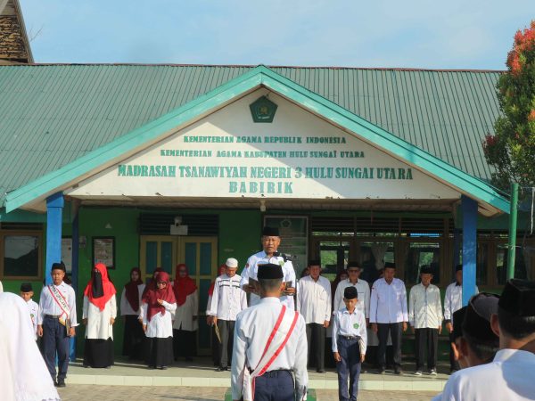 MTsN 3 HSU Gelar Apel Sumpah Pemuda: Maju Bersama Indonesia Raya MTsN 3 HSU Gelar Apel Sumpah Pemuda: Maju Bersama Indonesia Raya