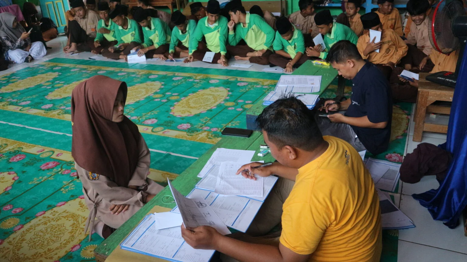 41 Siswa Terima Buku Tabungan dan Kartu PIP Tahap 2 di MTsN 3 HSU 41 Siswa Terima Buku Tabungan dan Kartu PIP Tahap 2 di MTsN 3 HSU