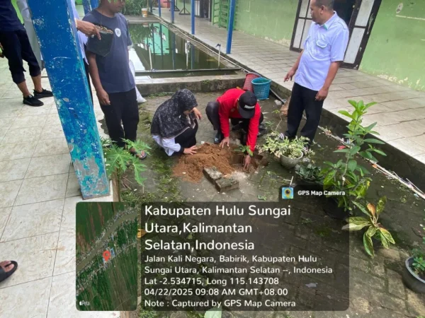 MTsN 3 HSU Ikut Sukseskan Penanaman 1 Juta Pohon Matoa di Hari Bumi 2025 MTsN 3 HSU Ikut Sukseskan Penanaman 1 Juta Pohon Matoa di Hari Bumi 2025