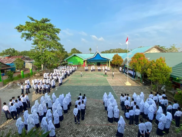 MTsN 3 HSU Tegaskan Pentingnya Sholat dan Etika Pergaulan Pelajar MTsN 3 HSU Tegaskan Pentingnya Sholat dan Etika Pergaulan Pelajar