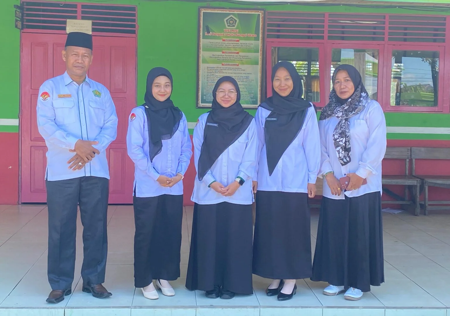 MTsN 3 HSU Sambut Kehadiran 3 (Tiga) Guru Baru untuk Kemajuan Madrasah MTsN 3 HSU Sambut Kehadiran 3 (Tiga) Guru Baru untuk Kemajuan Madrasah