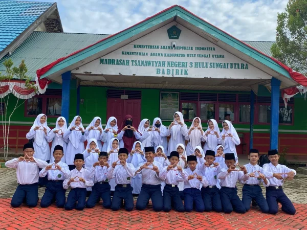 Siswa/i MTsN 3 HSU Ikuti Orientasi Kader Kesehatan Anak Sekolah Kabupaten HSU 2025